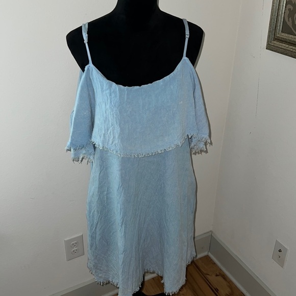 Altar’d State chambray denim Krinkle fabric off the shoulder fringe hem Sz M - Picture 1 of 6